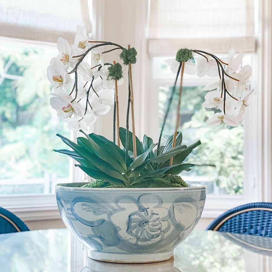Blue & White Porcelain Bowl Twisted Flower Motif